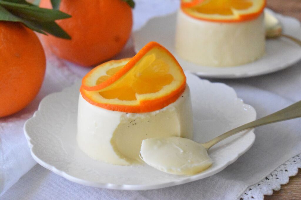 Pomaranczowy deser smietankowy