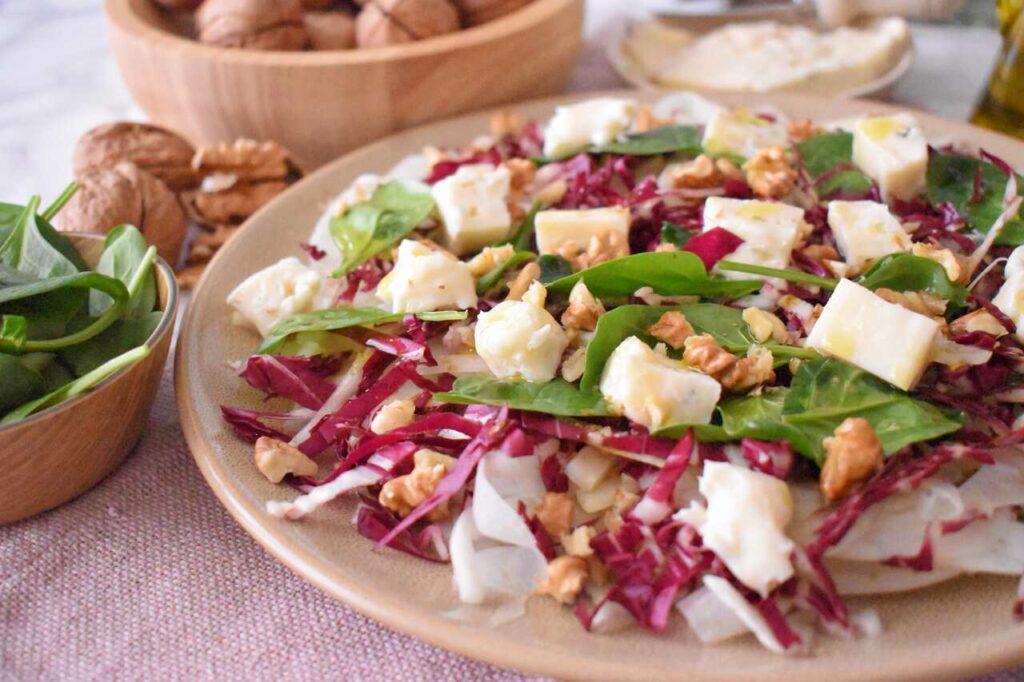 Salatka z radicchio i gorgonzola