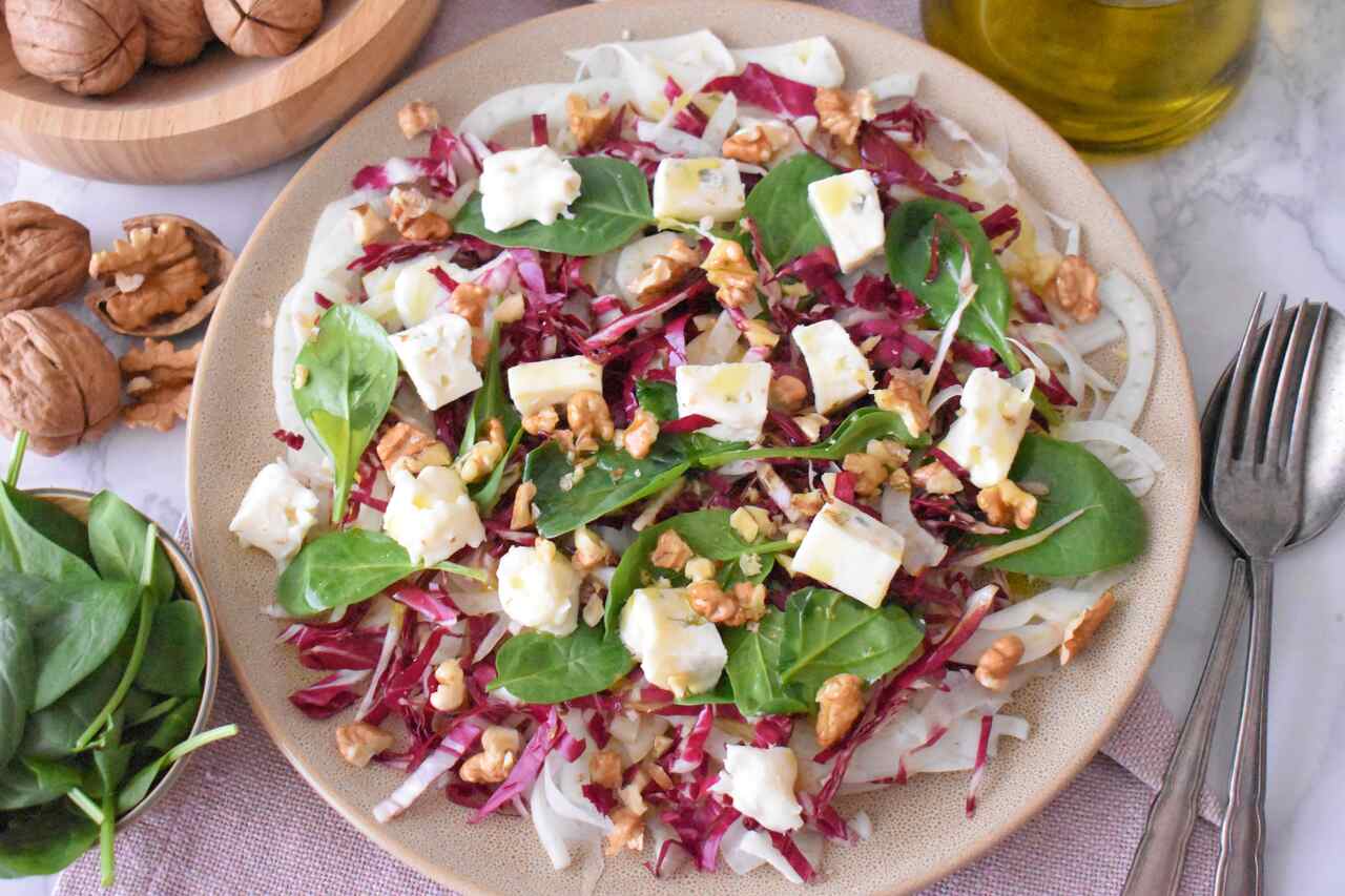 Przepis na salatke z gorgonzola