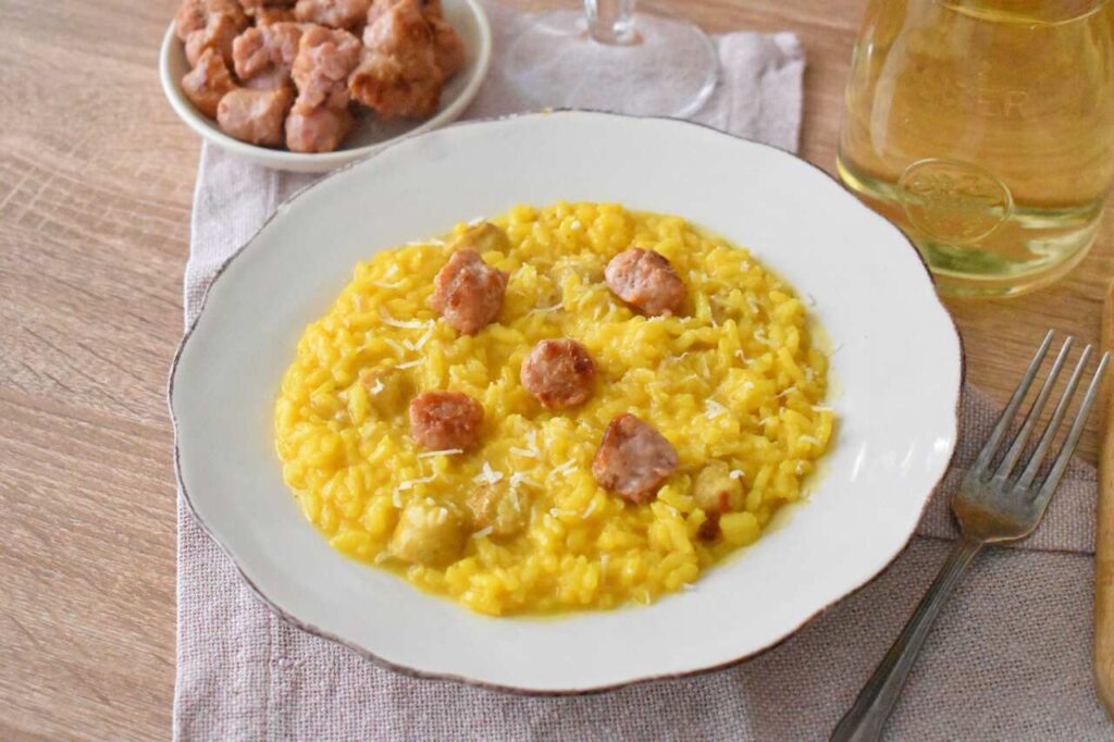Szafranowe risotto z kielbasa salsiccia