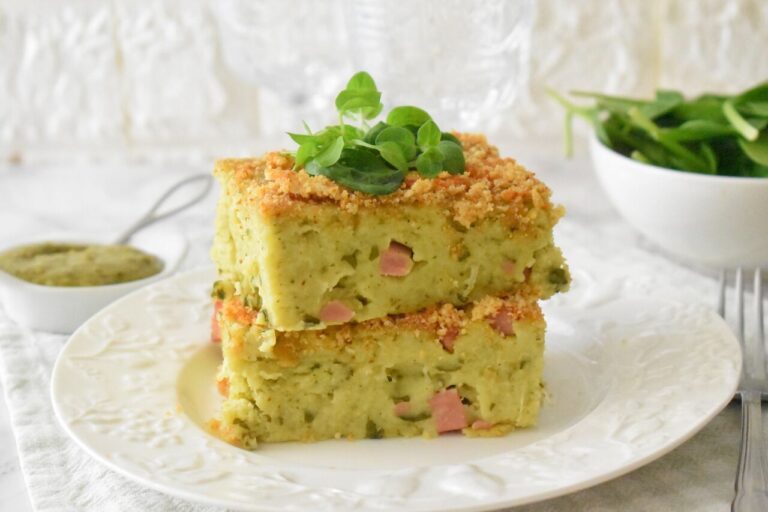 Wielkanocna babka ziemniaczana z pesto