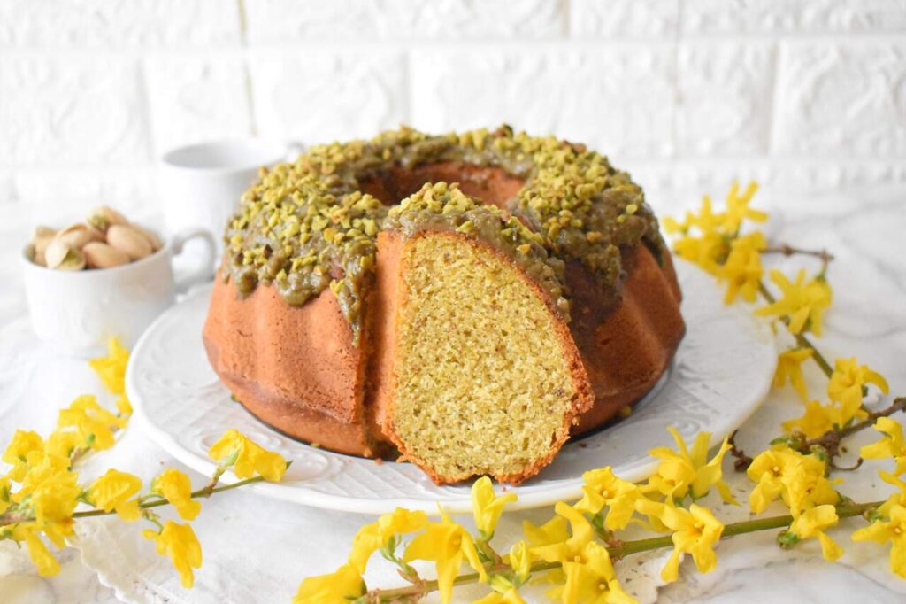 Babka z pistacjami puszysta i wilgotna