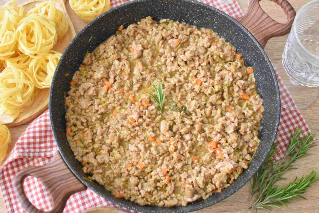 Wloski sos miesny ragu bianco