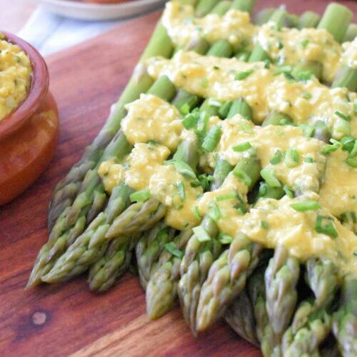 Przepis na szparagi z sosem bolzanskim