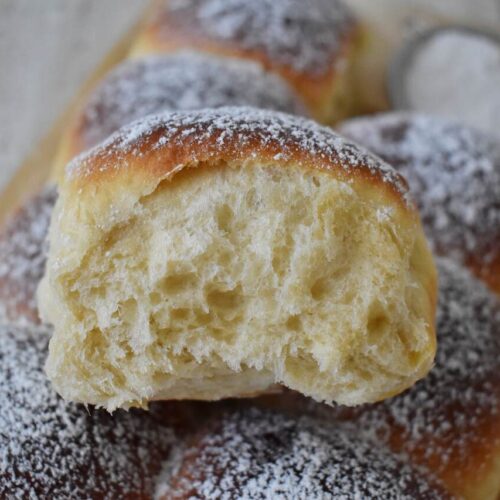 Puszyste maslane brioszki