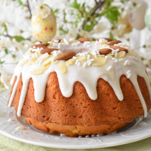 Wielkanocna babka migdalowa