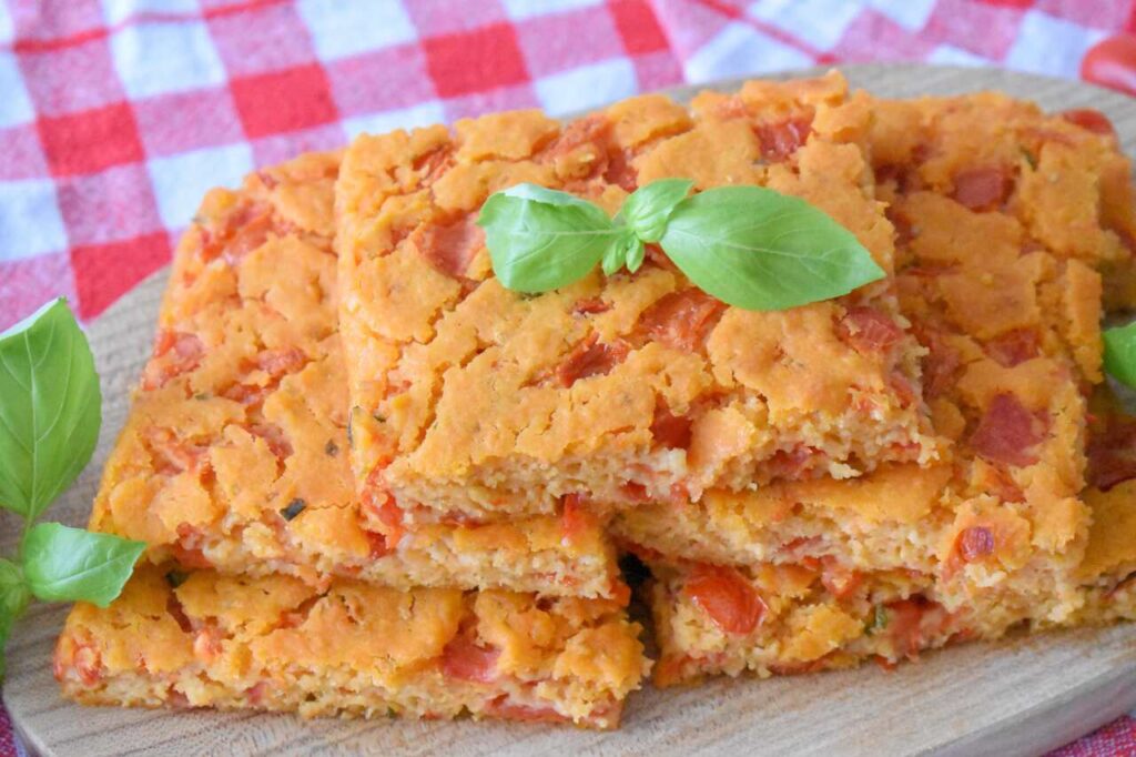 Sardynska focaccia pomidorowa