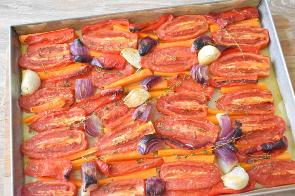 Pieczone warzywa do sosu pomidorowego do makaronu