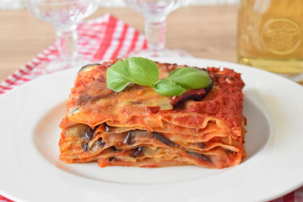 Wloska zapiekanka makaronowa z baklazanem i mozzarella
