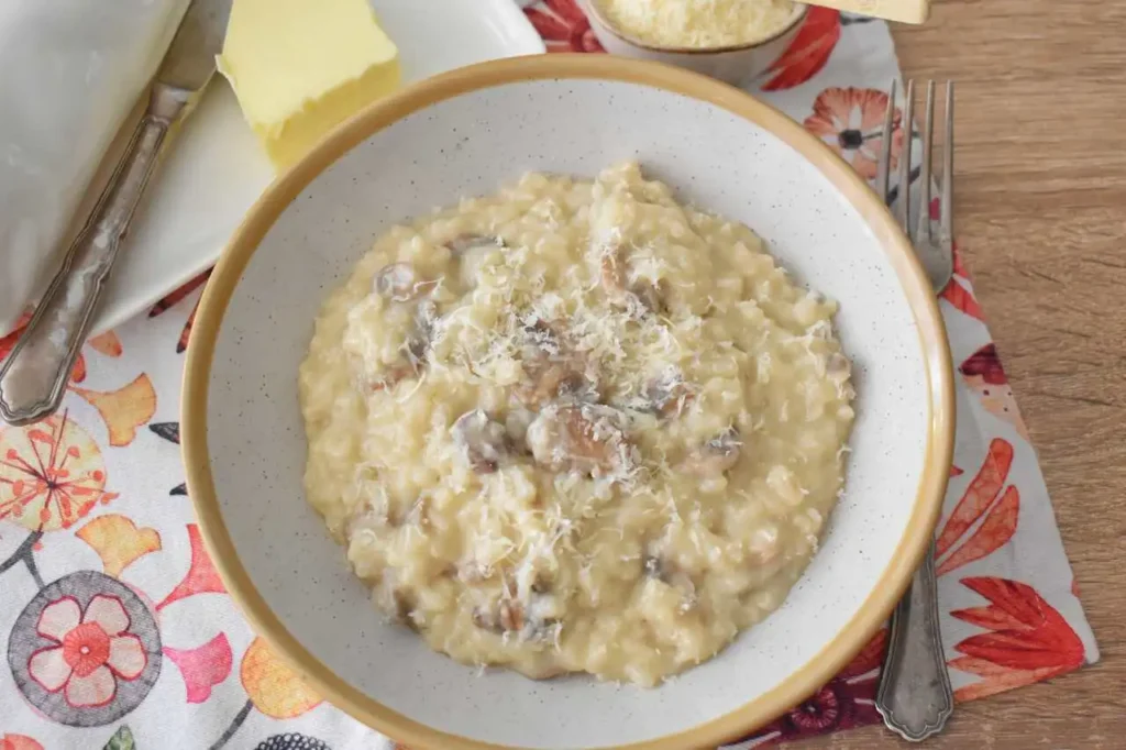 Kremowe risotto z pieczarkami